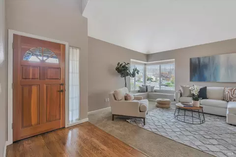 Living - 542 Piccadilly Pl, Windsor, CA 95492 photo 4 of 7