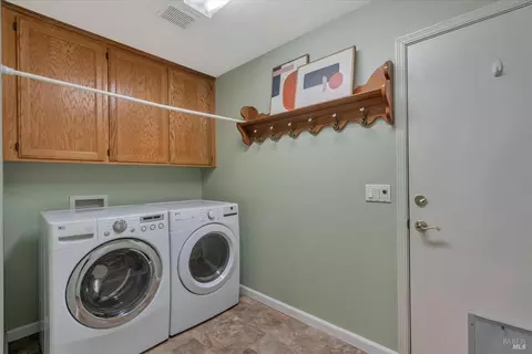 Other - 542 Piccadilly Pl, Windsor, CA 95492 photo 5 of 6