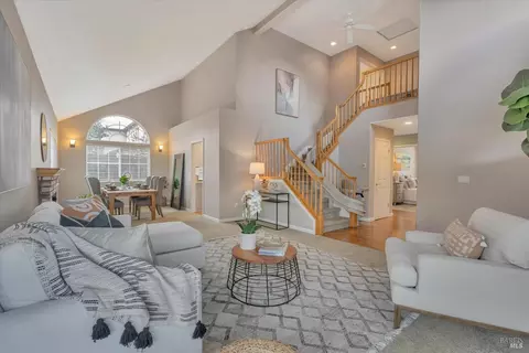 Living - 542 Piccadilly Pl, Windsor, CA 95492 photo 2 of 7