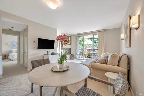 400 Deer Valley Rd #3M, San Rafael, CA 94903