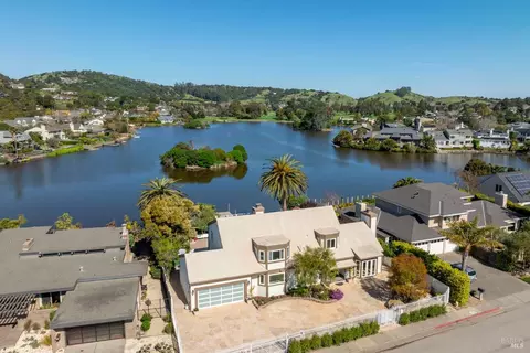 19 Lagoon Rd, San Rafael, CA 94901