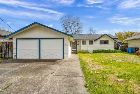2242 Cheyenne Dr, Santa Rosa, CA 95405