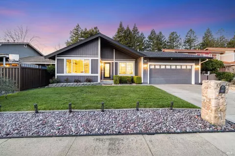 1170 Holly Ave, Rohnert Park, CA 94928