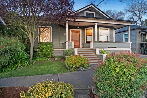 768 Orchard St, Santa Rosa, CA 95404