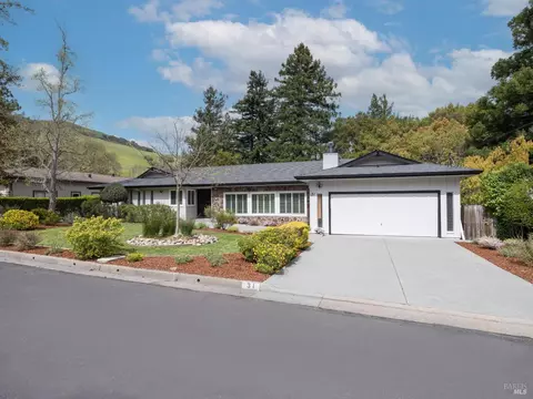 31 Dutch Valley Ln, San Anselmo, CA 94960
