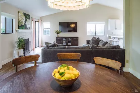 Dining - 112 Chadwick Way, Cotati, CA 94931 photo 3 of 3