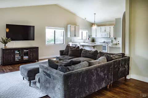 Living - 112 Chadwick Way, Cotati, CA 94931 photo 1 of 2