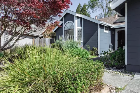 Exterior - 112 Chadwick Way, Cotati, CA 94931 photo 2 of 12
