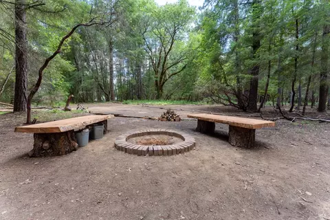 1121 Madrone Dr, Laytonville, CA 95454