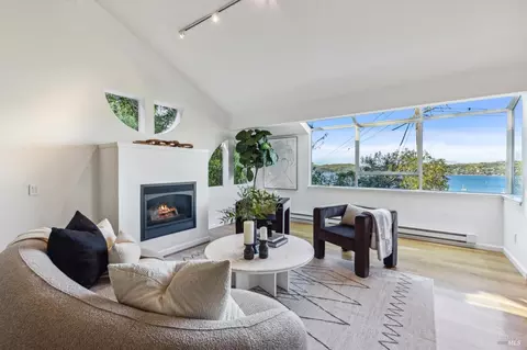 Living - 205 Cazneau Ave, Sausalito, CA 94965 photo 1 of 4