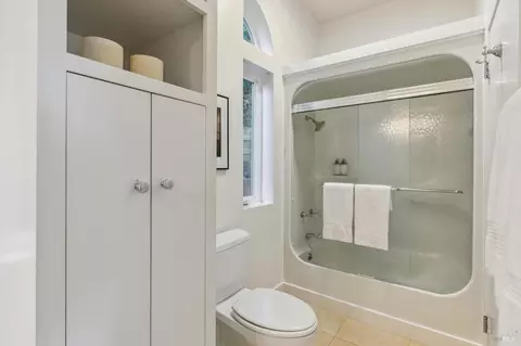 Bath - 205 Cazneau Ave, Sausalito, CA 94965 photo 1 of 2