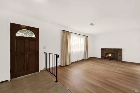 Living - 1383 Sanderling Dr, Fairfield, CA 94533 photo 1 of 10