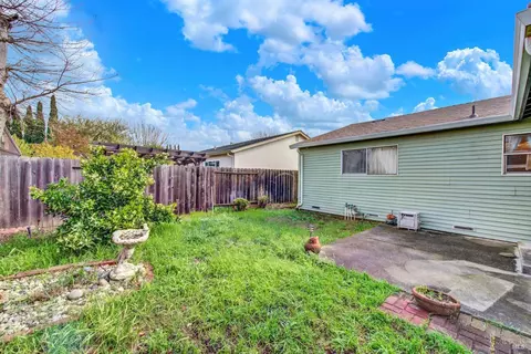 Exterior - 1383 Sanderling Dr, Fairfield, CA 94533 photo 5 of 22