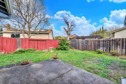 Exterior - 1383 Sanderling Dr, Fairfield, CA 94533 photo 6 of 22