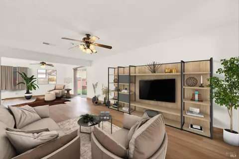 Living - 1383 Sanderling Dr, Fairfield, CA 94533 photo 7 of 10
