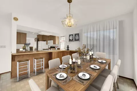 Dining - 1383 Sanderling Dr, Fairfield, CA 94533 photo 2 of 2