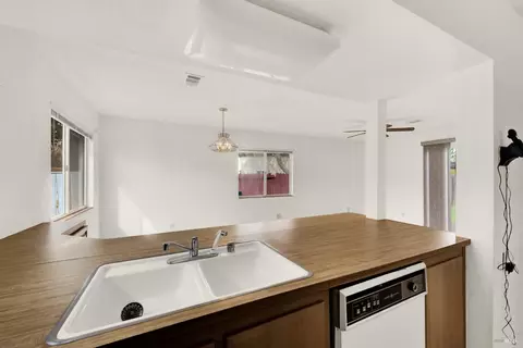 Kitchen - 1383 Sanderling Dr, Fairfield, CA 94533 photo 10 of 12