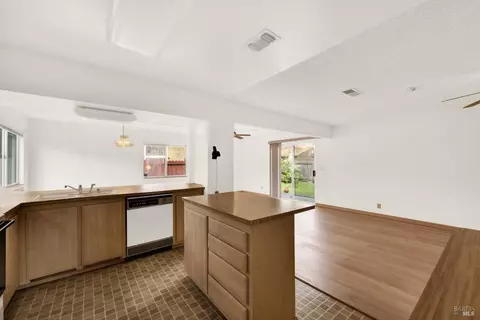 Kitchen - 1383 Sanderling Dr, Fairfield, CA 94533 photo 1 of 12