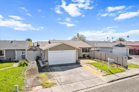 Exterior - 125 Mari Ct, Vallejo, CA 94589 photo 10 of 14