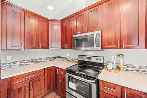 Kitchen - 125 Mari Ct, Vallejo, CA 94589 photo 3 of 7