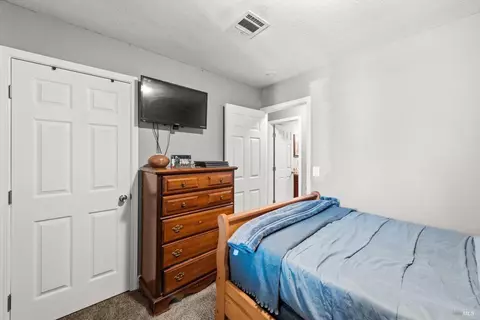 Bedroom - 125 Mari Ct, Vallejo, CA 94589 photo 2 of 8