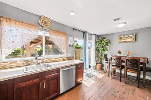 Kitchen - 125 Mari Ct, Vallejo, CA 94589 photo 7 of 7