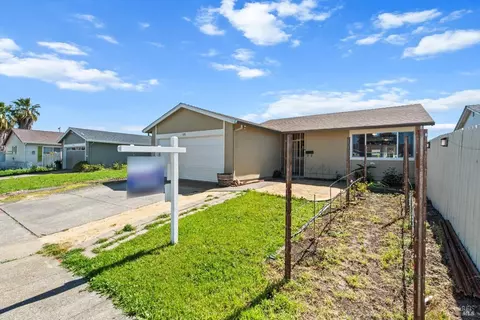 Exterior - 125 Mari Ct, Vallejo, CA 94589 photo 3 of 14