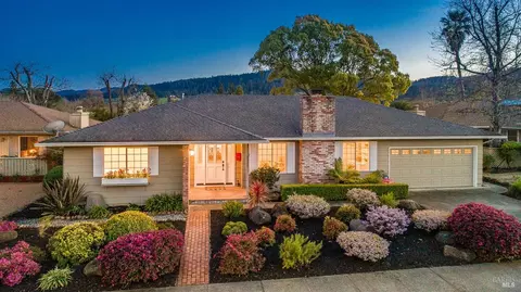 8931 Oak Trail Dr, Santa Rosa, CA 95409