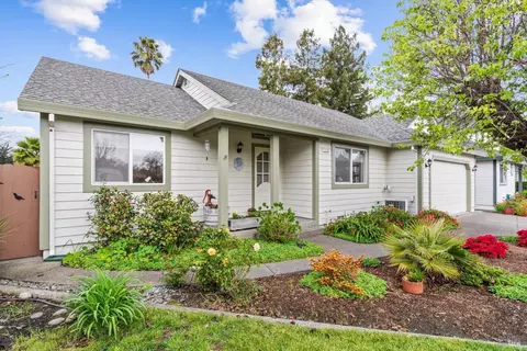 1220 Eardley Ct, Santa Rosa, CA 95401