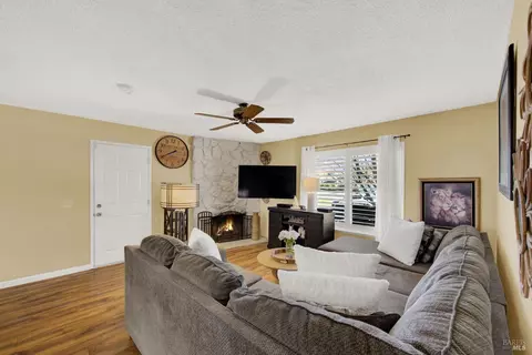 Living - 1798 Barton Dr, Fairfield, CA 94534 photo 3 of 5