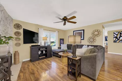 Living - 1798 Barton Dr, Fairfield, CA 94534 photo 4 of 5