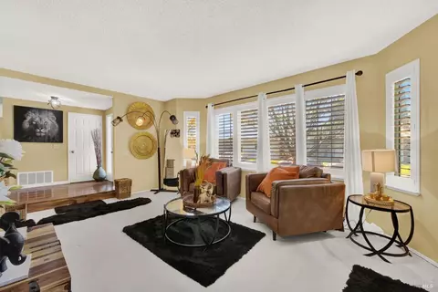 Living - 1798 Barton Dr, Fairfield, CA 94534 photo 2 of 5