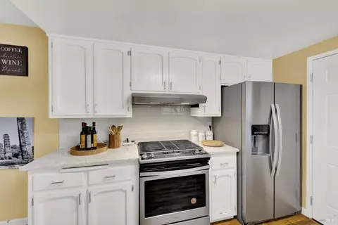 Kitchen - 1798 Barton Dr, Fairfield, CA 94534 photo 4 of 6