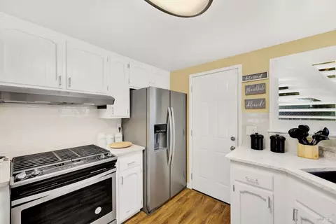 Kitchen - 1798 Barton Dr, Fairfield, CA 94534 photo 5 of 6