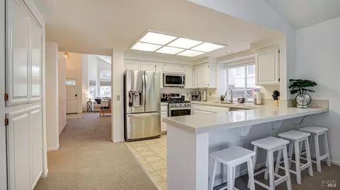 Kitchen - 504 White Ash Ct, Windsor, CA 95492 photo 3 of 5