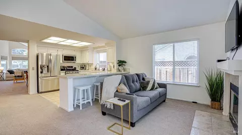 Living - 504 White Ash Ct, Windsor, CA 95492 photo 3 of 3