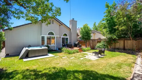 Exterior - 504 White Ash Ct, Windsor, CA 95492 photo 6 of 11