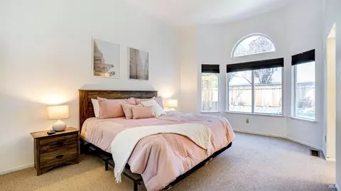Bedroom - 504 White Ash Ct, Windsor, CA 95492 photo 1 of 9