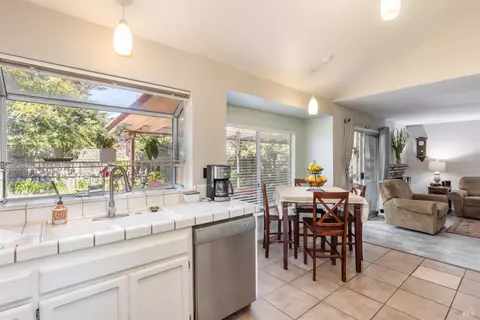 Kitchen - 9819 Rosina Ct, Windsor, CA 95492 photo 4 of 4