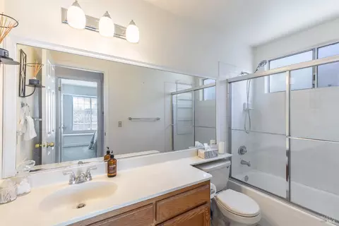Bath - 9819 Rosina Ct, Windsor, CA 95492 photo 3 of 3