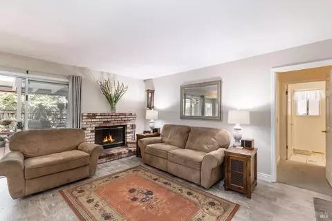 Living - 9819 Rosina Ct, Windsor, CA 95492 photo 4 of 4