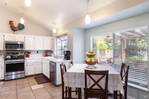 Kitchen - 9819 Rosina Ct, Windsor, CA 95492 photo 1 of 4