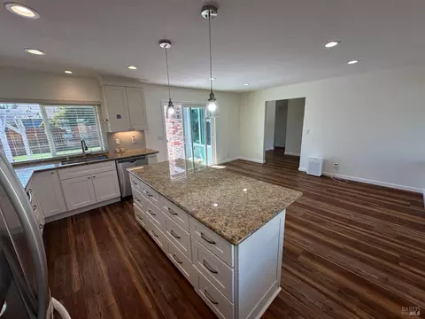 709 Roleen Dr, Vallejo, CA 94589 photo 3