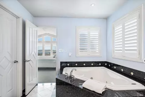 Bath - 565 Oceana Dr, Dillon Beach, CA 94929 photo 2 of 6