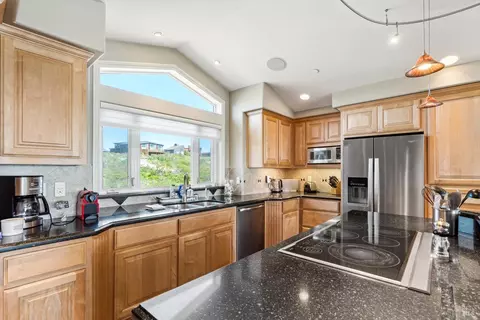 Kitchen - 565 Oceana Dr, Dillon Beach, CA 94929 photo 2 of 2
