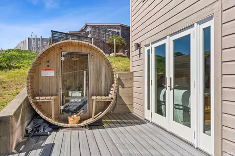 Exterior - 565 Oceana Dr, Dillon Beach, CA 94929 photo 2 of 9