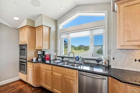 Kitchen - 565 Oceana Dr, Dillon Beach, CA 94929 photo 1 of 2