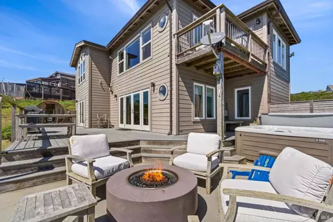 Exterior - 565 Oceana Dr, Dillon Beach, CA 94929 photo 5 of 9