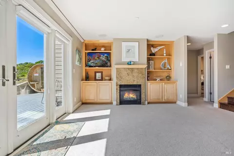 Living - 565 Oceana Dr, Dillon Beach, CA 94929 photo 6 of 6