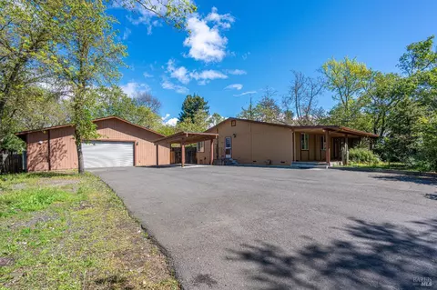189 Jensen Ln, Windsor, CA 95492